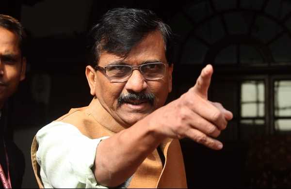 पत्नी को मिले ED नोटिस पर भड़के संजय राउत, कहा-बीजेपी को दूंगा जवाब पत्नी को मिले ED नोटिस पर भड़के संजय राउत, कहा-बीजेपी को दूंगा जवाब